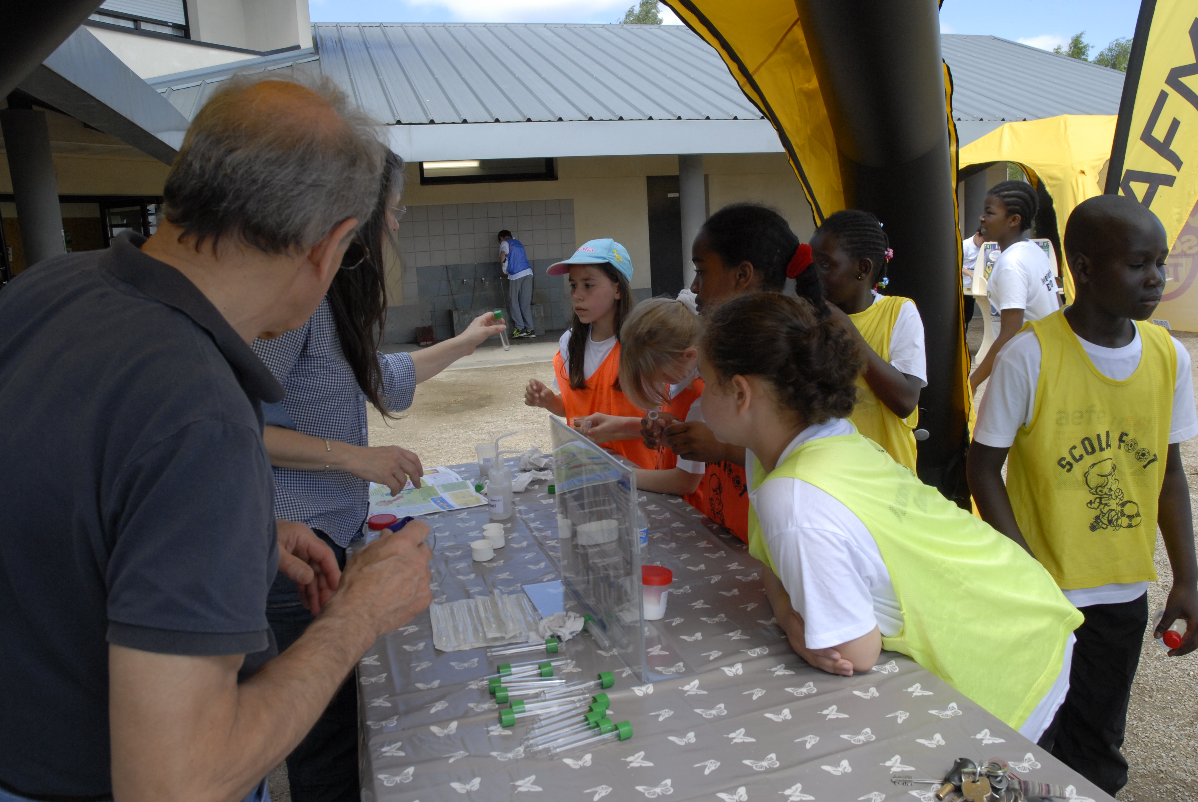 afm-telethon agence-enseignement-francais-etranger aefe jeune-planete-foot