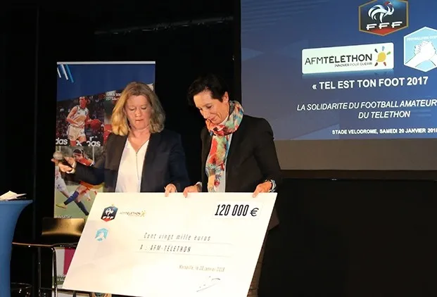 Remise de cheque FFF Telethon 2017