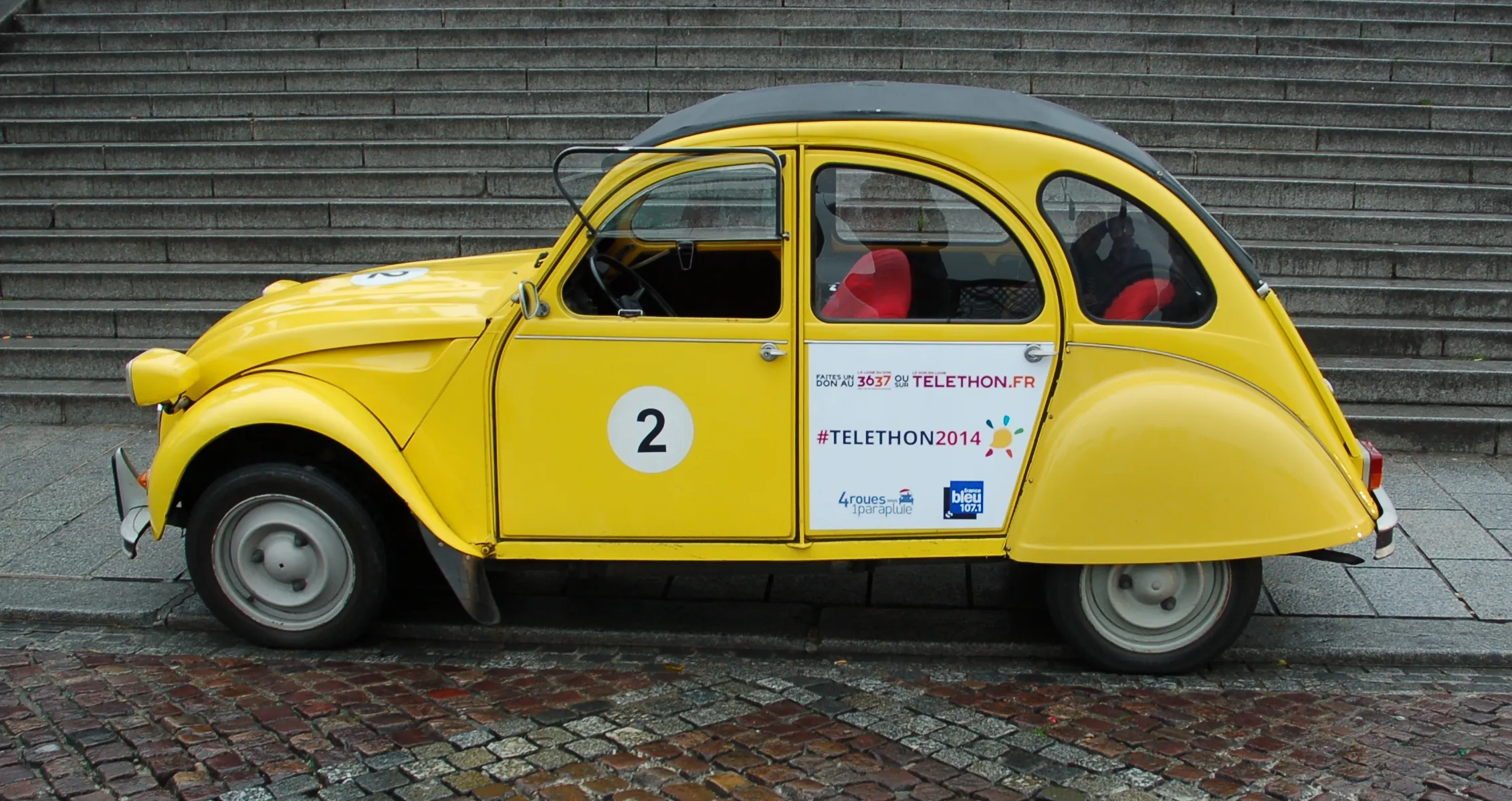 La voiture du Téléthon 2014