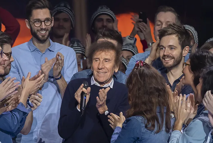 Alain Souchon sur le plateau du Téléthon