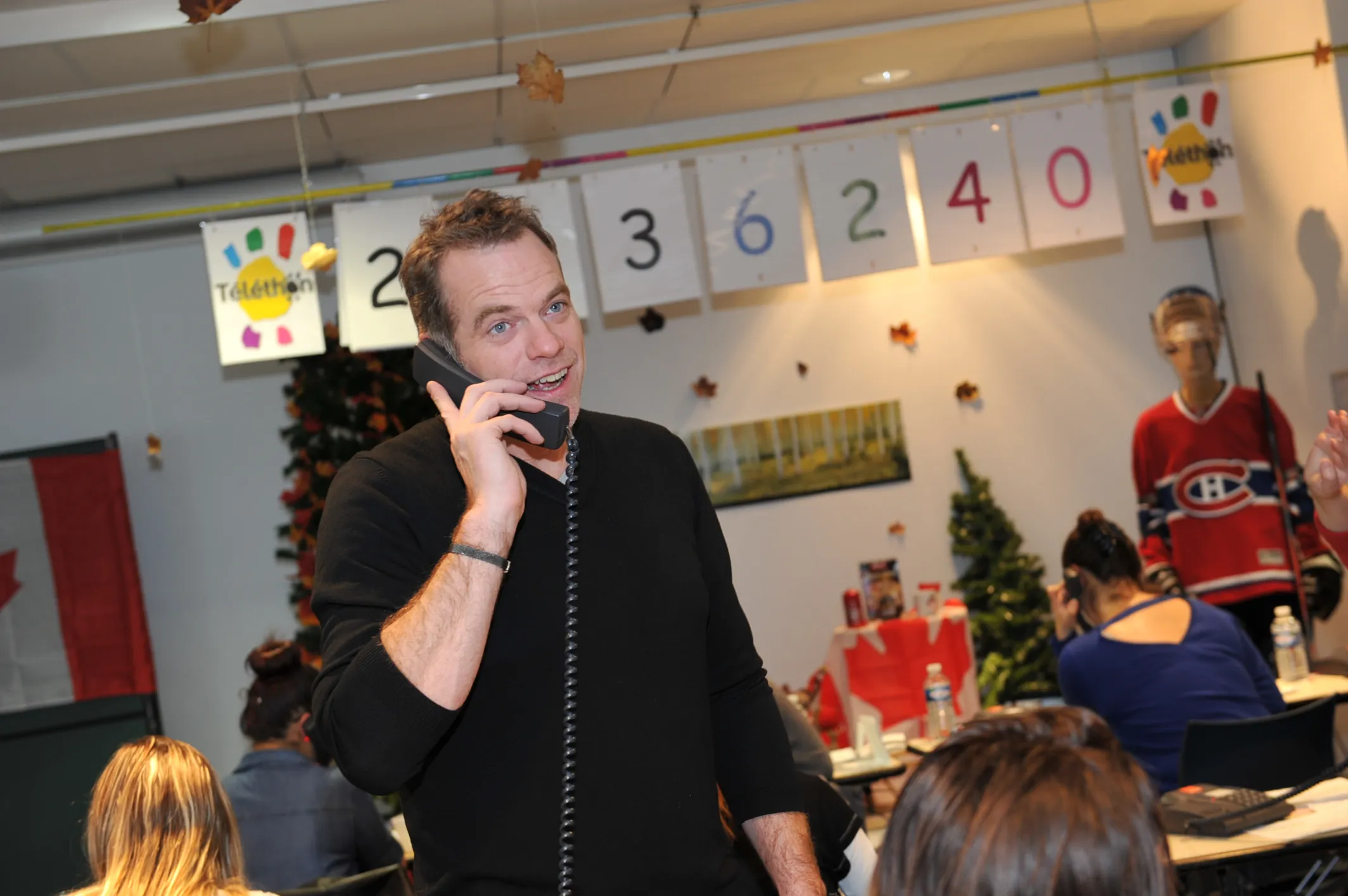 garou répond au téléphone de la ligne du don 3637