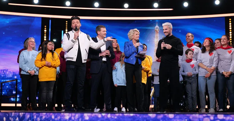 Kev adams et matt pokora sur le plateau du téléthon 2022