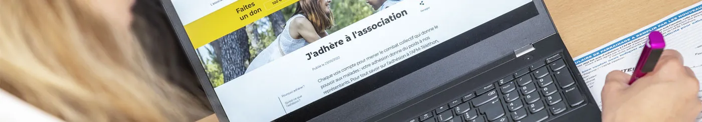 j'adhère à l'association